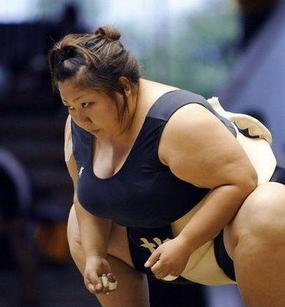 罕见的日本女子相扑,太彪悍了 图片 14k 285x307