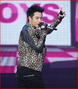 周汤豪与 萧亚轩 传出 绯闻 