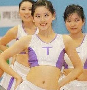 奶茶妹妹露纤腰<em>热舞</em>现腋毛图