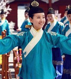 曝"倾城雪"剧照董洁女扮男装图片