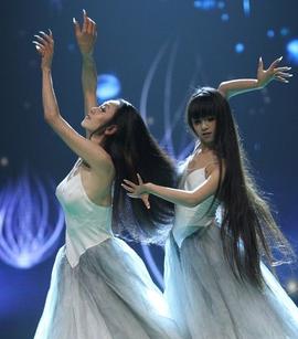 <em>杨丽萍</em>13岁漂亮<em>侄女舞蹈</em>惊艳