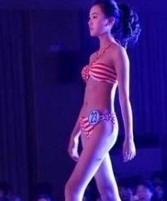 13岁小萝莉<em>穿</em>内衣走秀遭批 图,娱乐频道,3G门