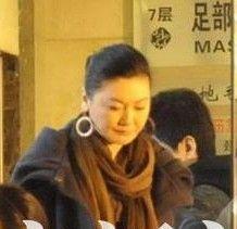 李健富二代娇妻曝光,美丽大方