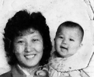 <em>高秀敏</em>29岁漂亮女儿首曝光