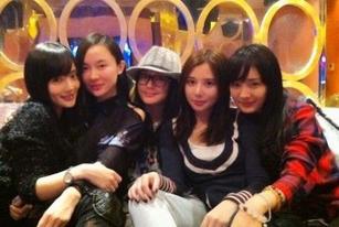 李小璐<em>假脸姐妹团</em>,<em>杨幂</em>最惊悚