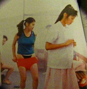 《<em>不文女学堂</em>》,甚至登出照片并拿给郑伊健看