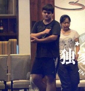 <em>宁静</em>深夜会友,混血<em>儿子</em>首曝光,娱乐频道,3G门