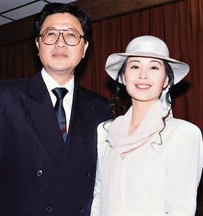 伍咏薇跟翁江培