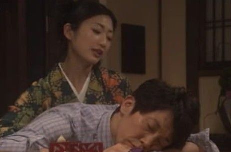 情色女王自曝穿和服<em>不穿胸罩</em>