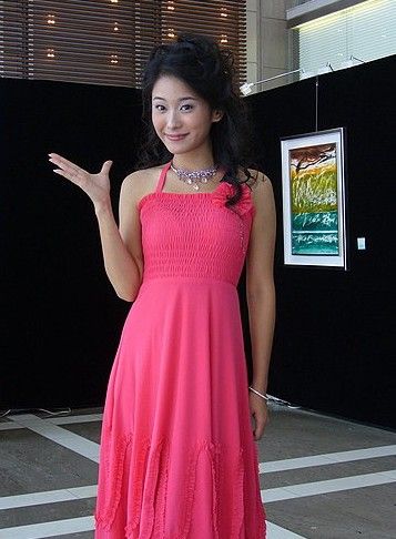 揭<em>女星</em>产后<em>两级</em>变化,黄奕巨胖 - ipiao