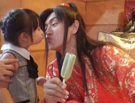 此次<em>陈浩民</em>的<em>女儿</em>也特地来探老爸