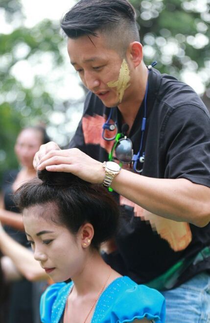 <em>爸爸</em>3云南站剧照星爸学<em>盘头发</em> - ipiao