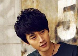 潮爆男生发型,初秋定能脱\光\