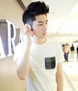 营造出长发飞机头的发型效果