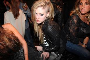 艾薇儿侧分发型公然叫板范爷