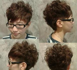 眼镜男就该配这发型