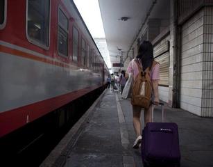 毕业说分手:<em>女大学生爱情故事</em>