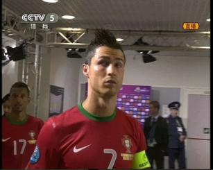 c罗半场神速换发型求进球图