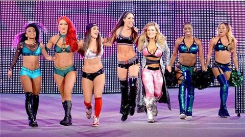 <em>wwe</em>女汉子群战,象腿肉臂吓人_网易体育