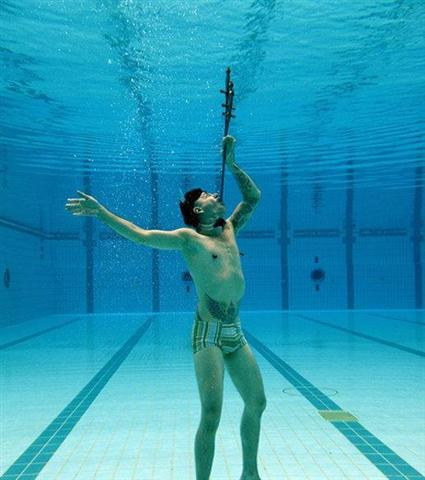 体坛奇人多!<em>美女全裸</em>玩柔术图(全文)_网易体育